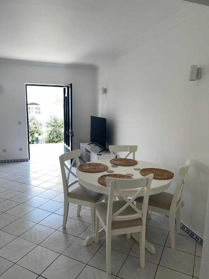 Relaxing 2 Bedroom House 5 Minutes Away From Vilamoura Marina Quarteira Εξωτερικό φωτογραφία