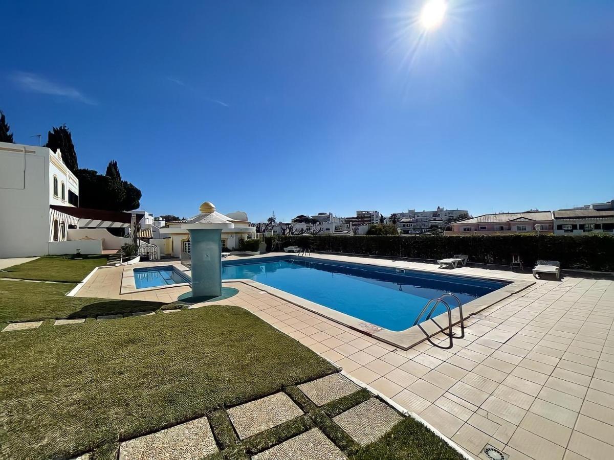 Relaxing 2 Bedroom House 5 Minutes Away From Vilamoura Marina Quarteira Εξωτερικό φωτογραφία