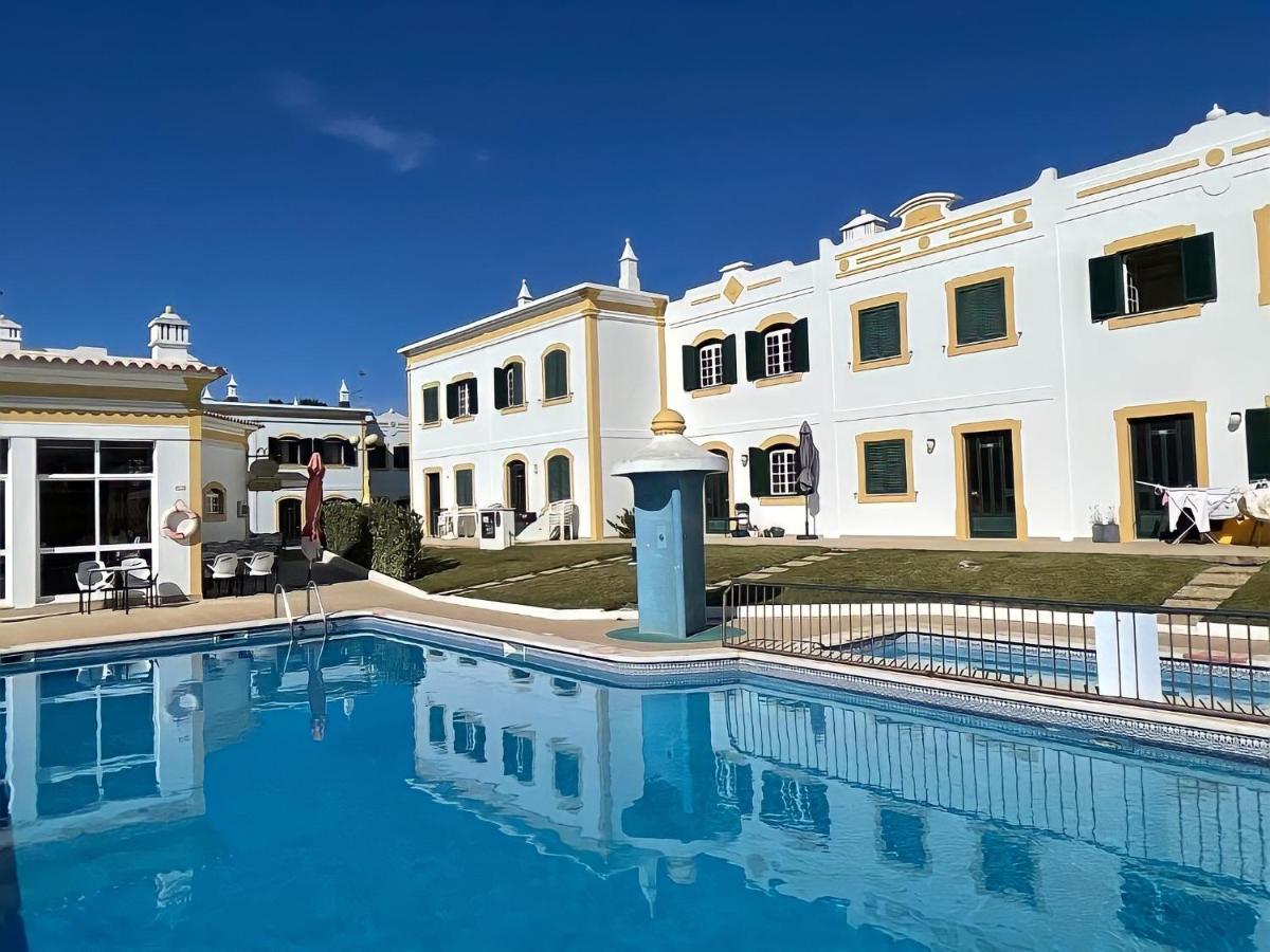Relaxing 2 Bedroom House 5 Minutes Away From Vilamoura Marina Quarteira Εξωτερικό φωτογραφία
